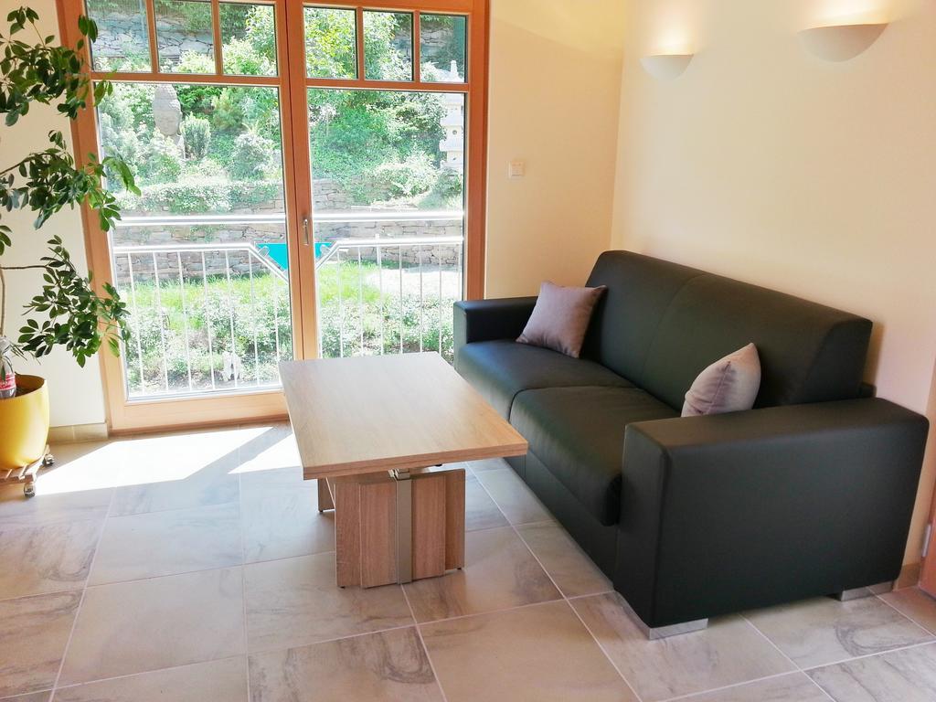 לינה וארוחת בוקר ספיץ Gastehaus Zur Schonen Aussicht מראה חיצוני תמונה