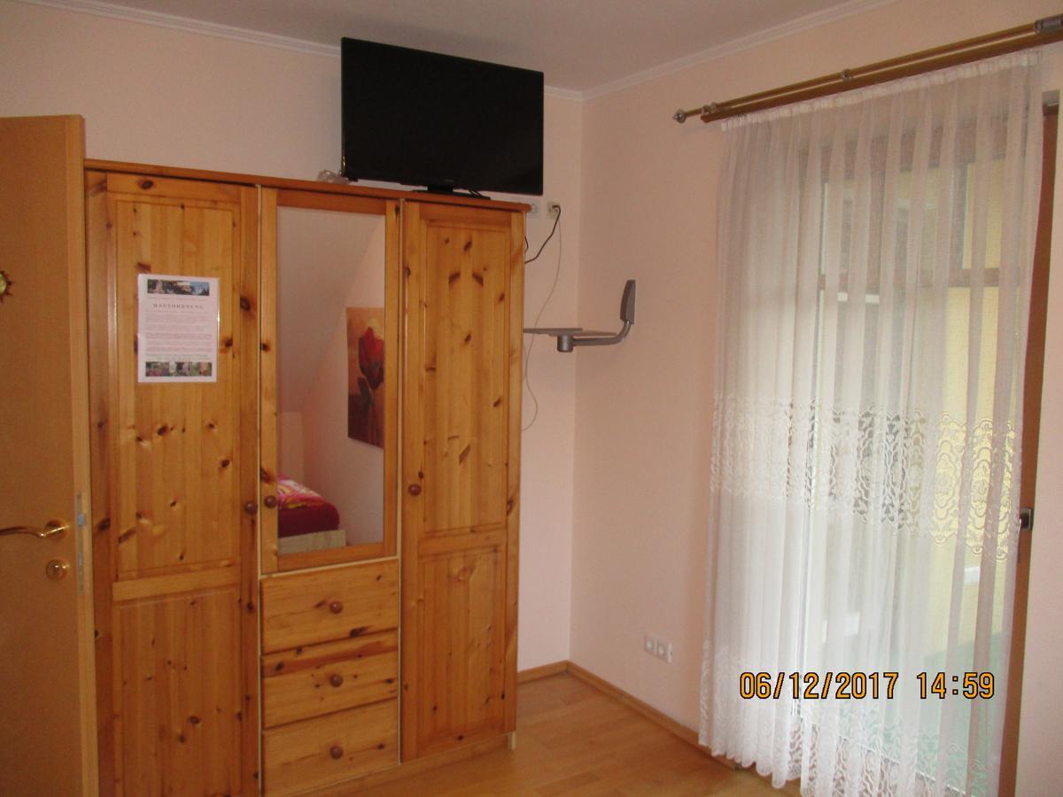 לינה וארוחת בוקר ספיץ Gastehaus Zur Schonen Aussicht מראה חיצוני תמונה