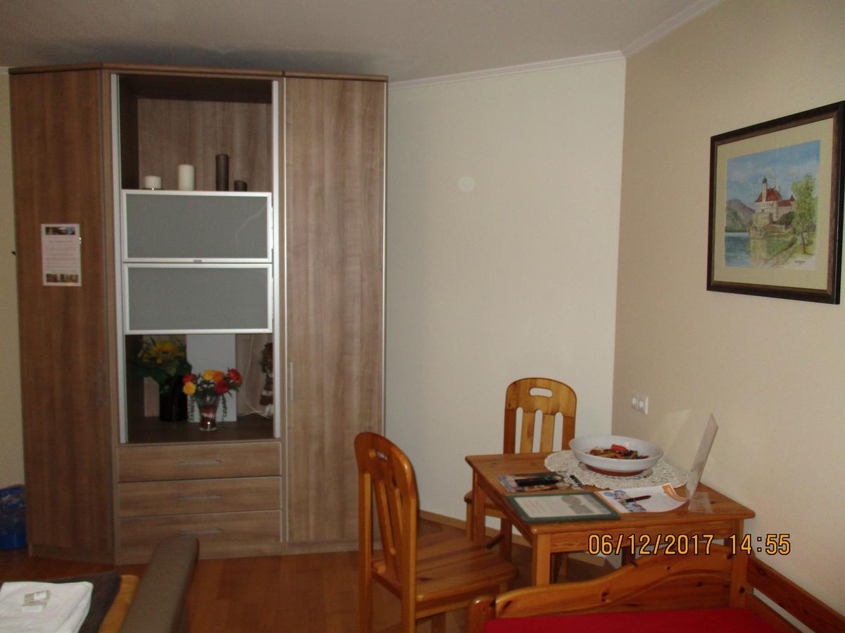 לינה וארוחת בוקר ספיץ Gastehaus Zur Schonen Aussicht מראה חיצוני תמונה